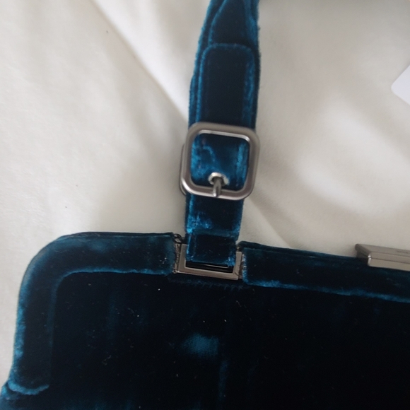 NWT! Vintage Prada Velluto Fibbie Frame Bag in luxurious Deep Blue Velvet! - Picture 11 of 12